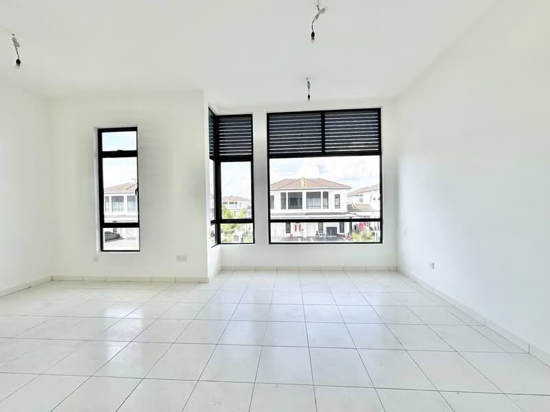 Rumah Teres 2 Tingkat untuk Dijual di Eco Grandeur (Puncak Alam) - Syahrim Naim - Living Room - PropertyGuru.com.my