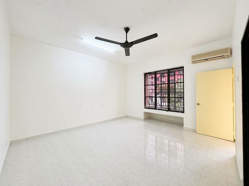 2-storey Terraced House for Sale in Taman Desaria (Petaling Jaya) - Izzati Mat - Interior - PropertyGuru.com.my