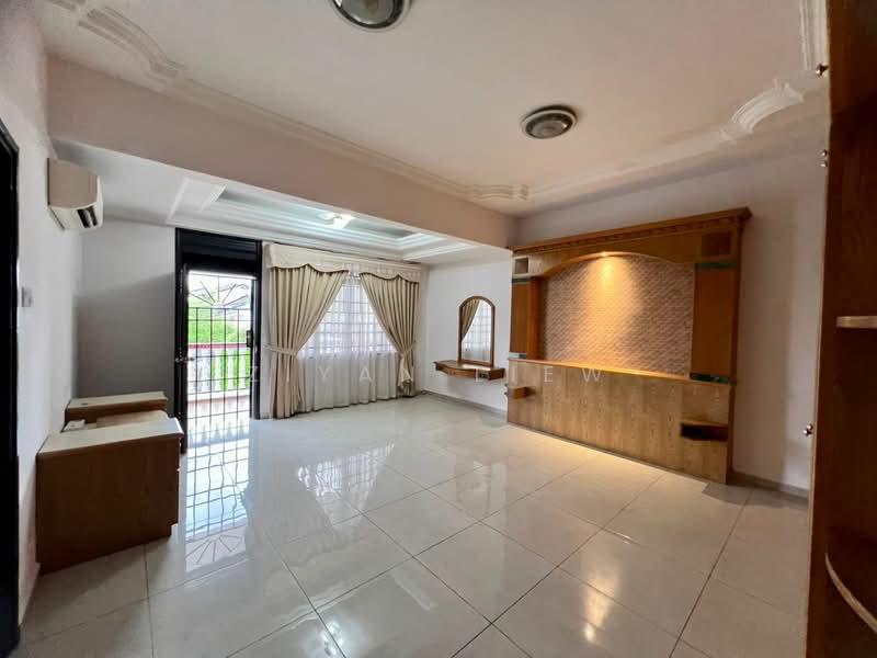 Rumah Banglo untuk Dijual di Taman Johor Jaya (Johor Bahru) - Ziyan Liew - Living Room - PropertyGuru.com.my