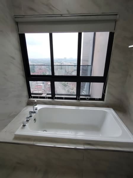 Servis Apartment untuk Disewa di Imperio Residence - Vincy How - Bathroom - PropertyGuru.com.my