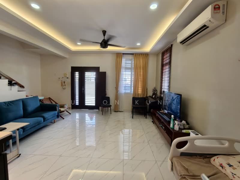 Rumah Teres 2 Tingkat untuk Dijual di Bukit Indah (Iskandar Puteri (Nusajaya)) - U Hon Kun - Living Room - PropertyGuru.com.my