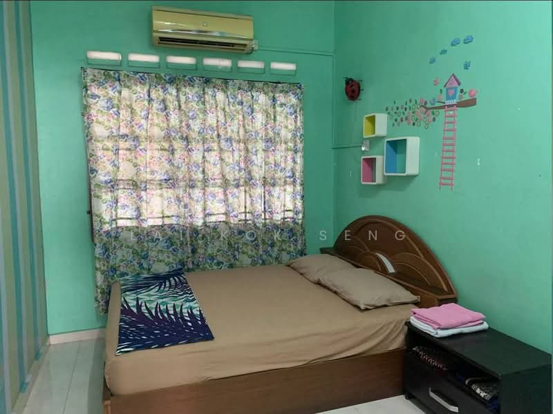 Rumah Teres 1 Tingkat untuk Dijual di Taman Pulai Emas (Kulai) - Lai Kok Seng - Bedroom - PropertyGuru.com.my
