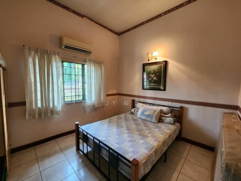 Rumah Banglo untuk Dijual di Bukit Rimau (Shah Alam) - Lily Yap DH - Bedroom - PropertyGuru.com.my