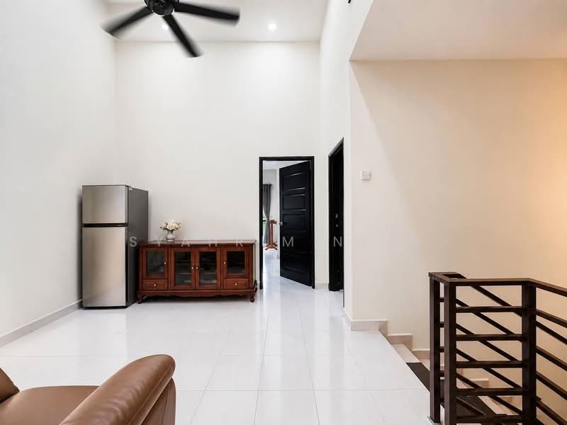 Rumah Teres 2 Tingkat untuk Dijual di Kampung Batu Belah (Klang) - Syahrim Naim - Living Room - PropertyGuru.com.my
