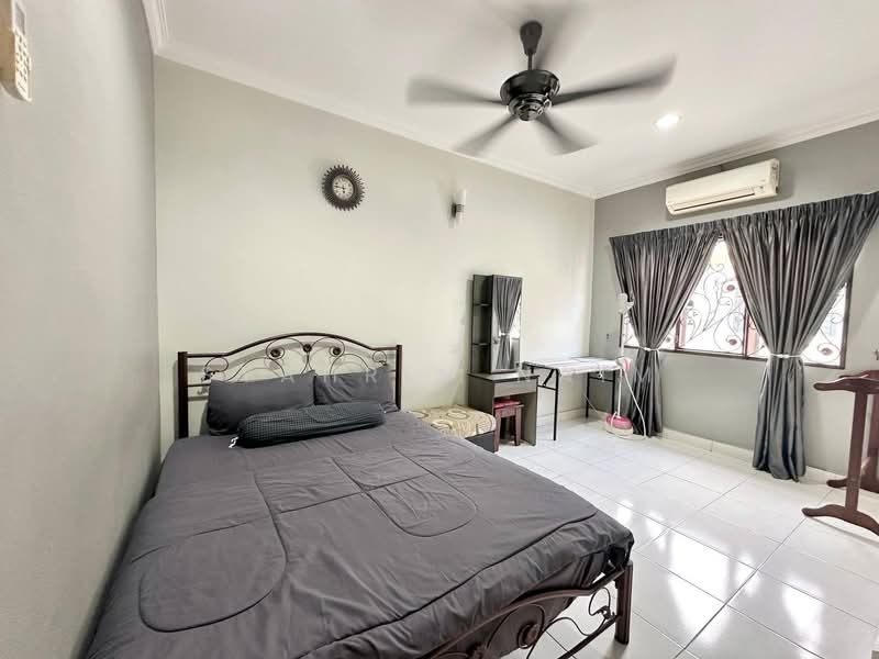 Rumah Teres 2 Tingkat untuk Dijual di Kampung Batu Belah (Klang) - Syahrim Naim - Bedroom - PropertyGuru.com.my
