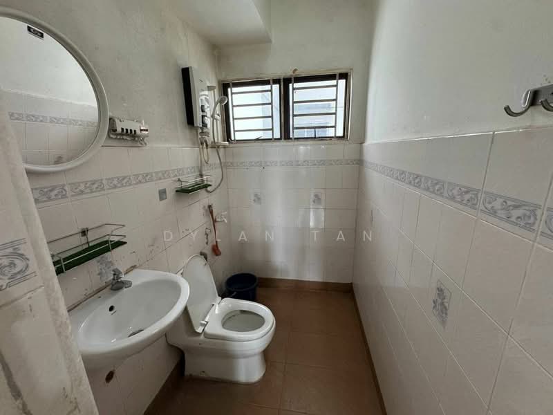 Condominium for Sale at Selesa Puteri Condominium - Dylan Tan - Bathroom - PropertyGuru.com.my