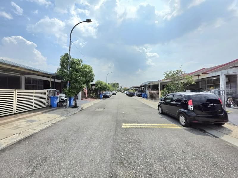 Rumah Teres 1 Tingkat untuk Dijual di Kampung Jalan Kebun (Shah Alam) - Salawati Busro - Exterior - PropertyGuru.com.my