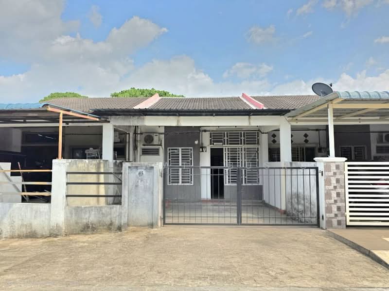Rumah Teres 1 Tingkat untuk Dijual di Kampung Jalan Kebun (Shah Alam) - Salawati Busro - Exterior - PropertyGuru.com.my