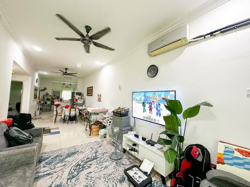 1-storey Terraced House for Sale in Kajang (Selangor) - Mohd Aizat Saiful Bahri - Living Room - PropertyGuru.com.my