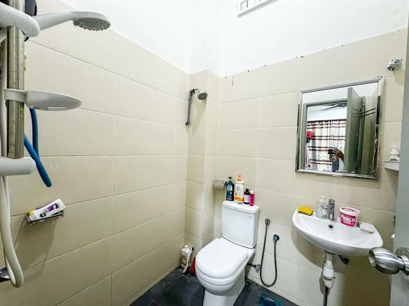1-storey Terraced House for Sale in Kajang (Selangor) - Mohd Aizat Saiful Bahri - Bathroom - PropertyGuru.com.my