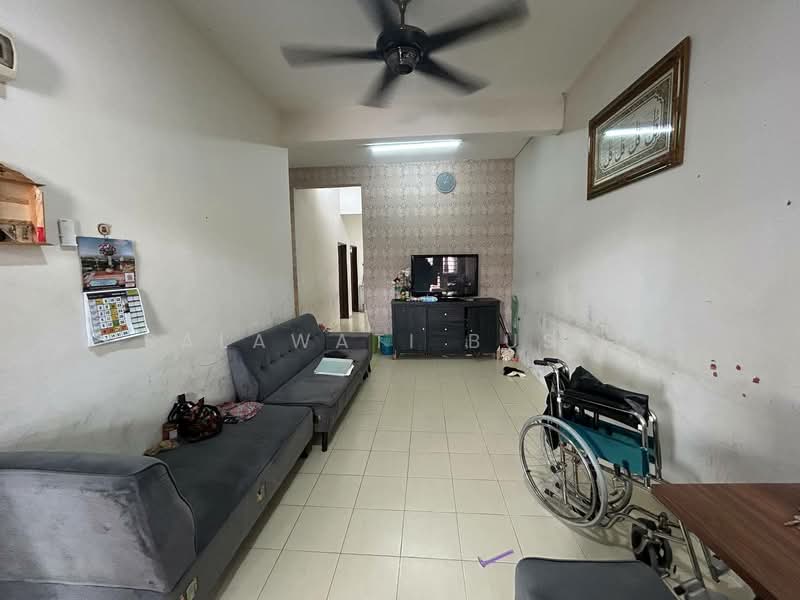 Rumah Teres 1 Tingkat untuk Dijual di Shah Alam (Selangor) - Salawati Busro - Living Room - PropertyGuru.com.my