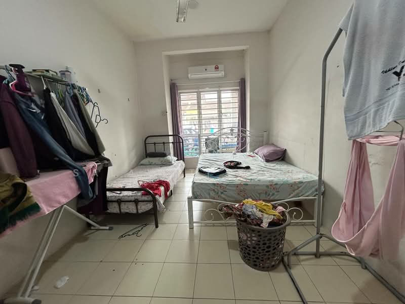 Rumah Teres 1 Tingkat untuk Dijual di Shah Alam (Selangor) - Salawati Busro - Bedroom - PropertyGuru.com.my