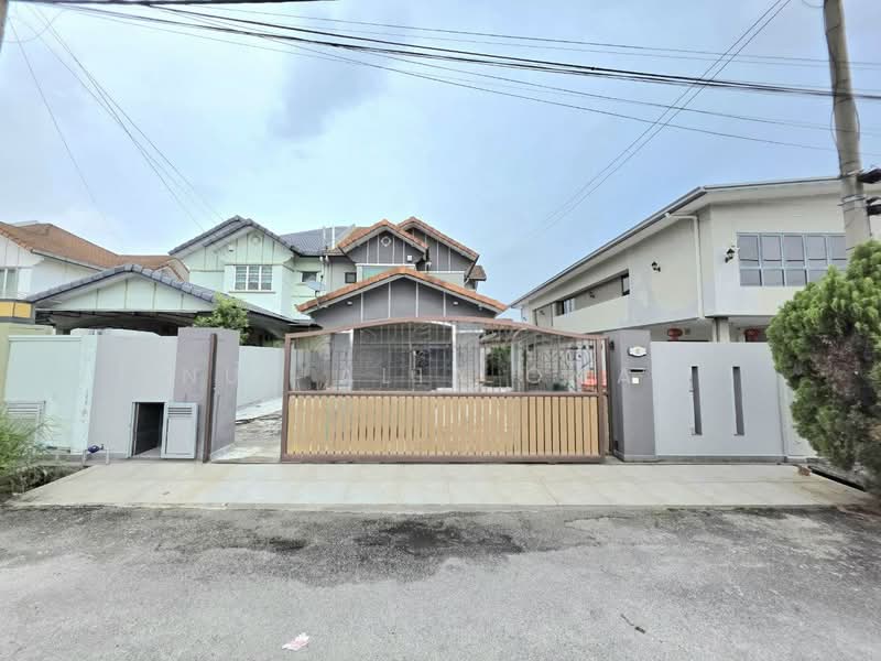 Semi-Detached House for Sale in Klang (Selangor) - Nur Alia Omar - Exterior - PropertyGuru.com.my