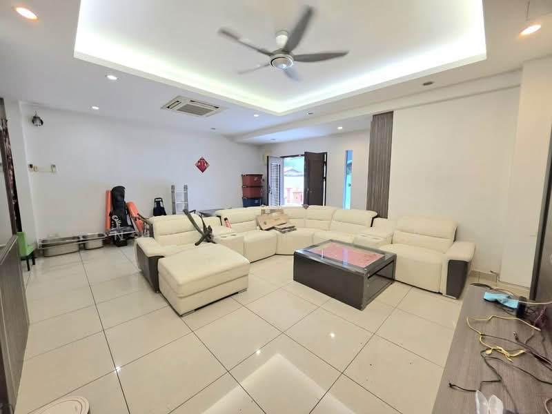 Semi-Detached House for Sale in Klang (Selangor) - Nur Alia Omar - Living Room - PropertyGuru.com.my