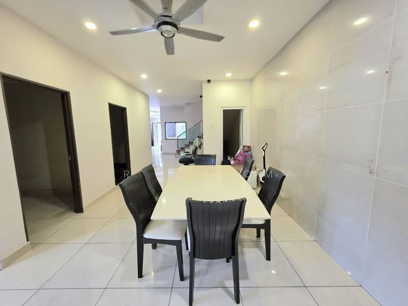 Semi-Detached House for Sale in Klang (Selangor) - Nur Alia Omar - Dining Room - PropertyGuru.com.my