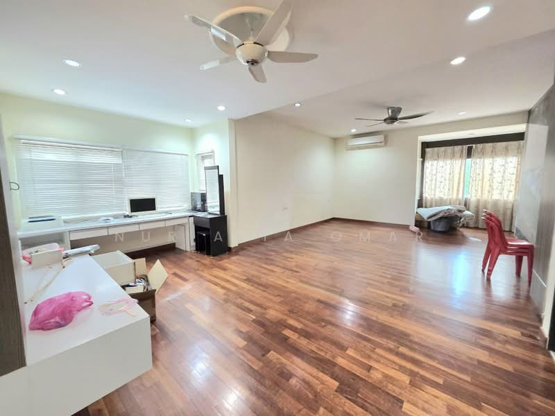Semi-Detached House for Sale in Klang (Selangor) - Nur Alia Omar - Study - PropertyGuru.com.my