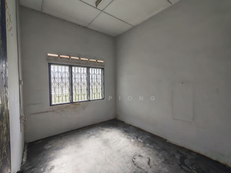 1-storey Terraced House for Sale in Taman Mas Merah (Batu Berendam) - Tim Piong - Interior - PropertyGuru.com.my
