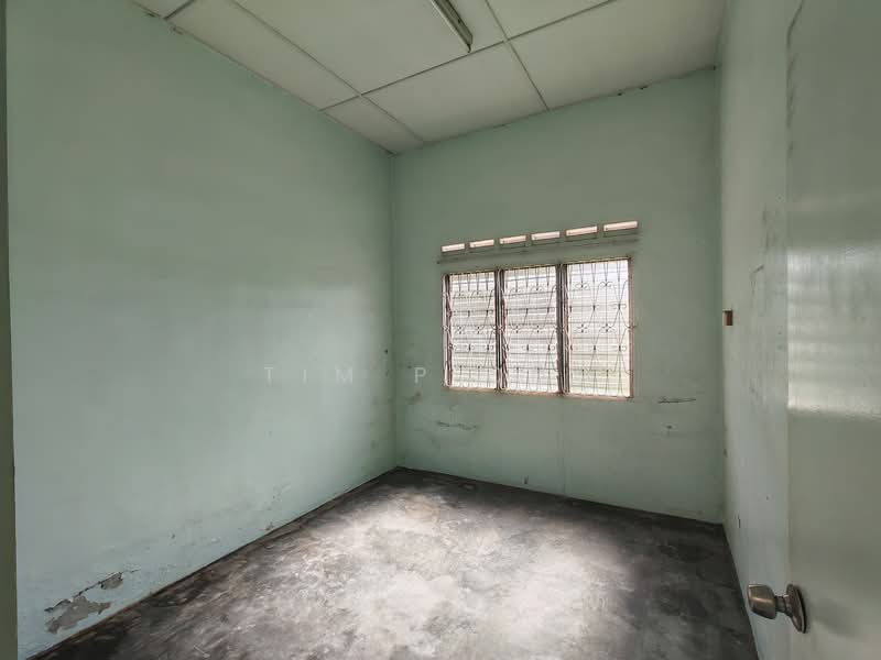 1-storey Terraced House for Sale in Taman Mas Merah (Batu Berendam) - Tim Piong - Interior - PropertyGuru.com.my