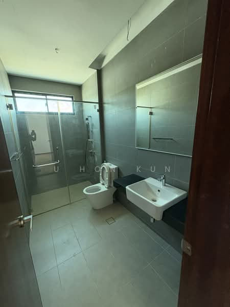 Rumah Teres 3 Tingkat untuk Dijual di Leisure Farm (Gelang Patah) - U Hon Kun - Bathroom - PropertyGuru.com.my