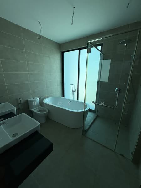 Rumah Teres 3 Tingkat untuk Dijual di Leisure Farm (Gelang Patah) - U Hon Kun - Bathroom - PropertyGuru.com.my