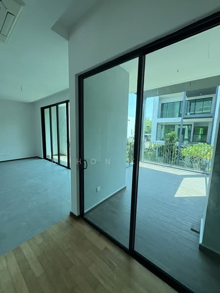 Rumah Teres 3 Tingkat untuk Dijual di Leisure Farm (Gelang Patah) - U Hon Kun - Interior - PropertyGuru.com.my