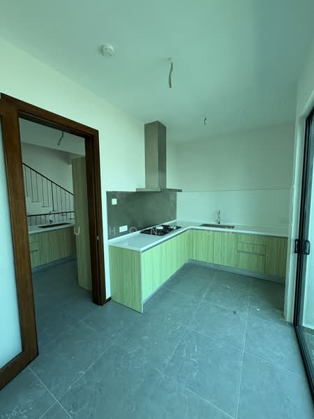 Rumah Teres 3 Tingkat untuk Dijual di Leisure Farm (Gelang Patah) - U Hon Kun - Kitchen - PropertyGuru.com.my
