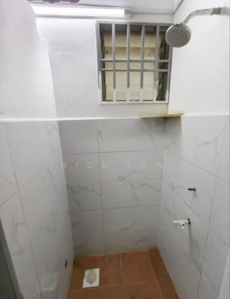 Rumah Flat untuk Disewa di Pelangi Indah - Nick Low - Bathroom - PropertyGuru.com.my