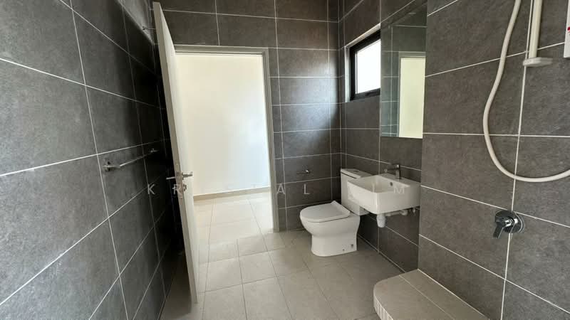 Semi-Detached House for Sale in Cyber 10 (Cyberjaya) - Krystal Lim - Bathroom - PropertyGuru.com.my
