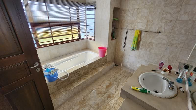 Bungalow for Sale in Bukit Rahman Putra (Sungai Buloh) - Lucas Chiew - Bathroom - PropertyGuru.com.my