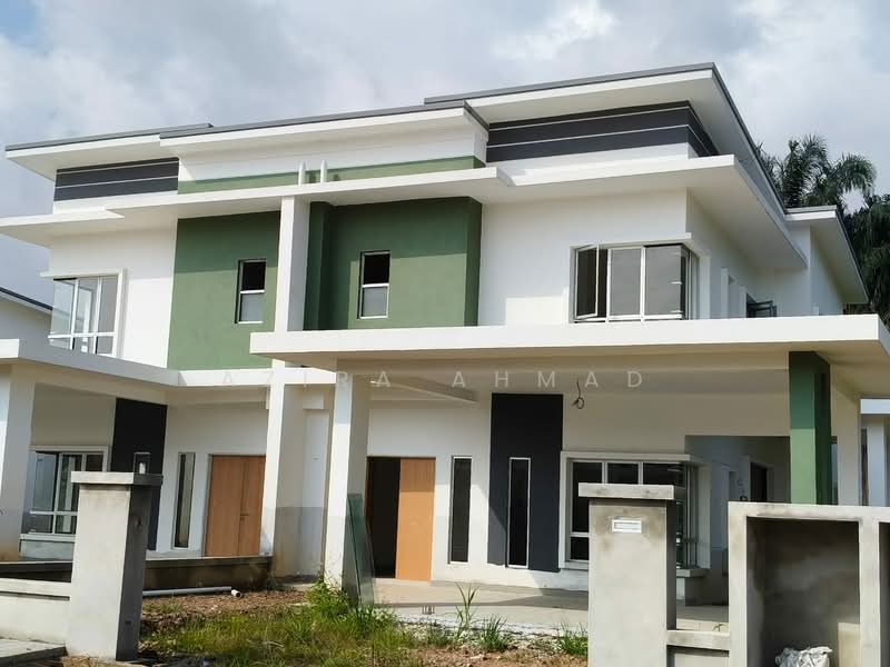 Semi-Detached House for Sale in Sepang (Selangor) - Azira Ahmad - Exterior - PropertyGuru.com.my