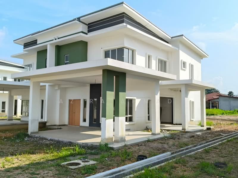Semi-Detached House for Sale in Sepang (Selangor) - Azira Ahmad - Exterior - PropertyGuru.com.my
