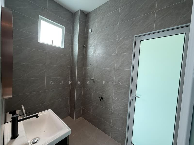 Rumah Banglo untuk Dijual di Bangi (Selangor) - Nurra Eikin - Bathroom - PropertyGuru.com.my
