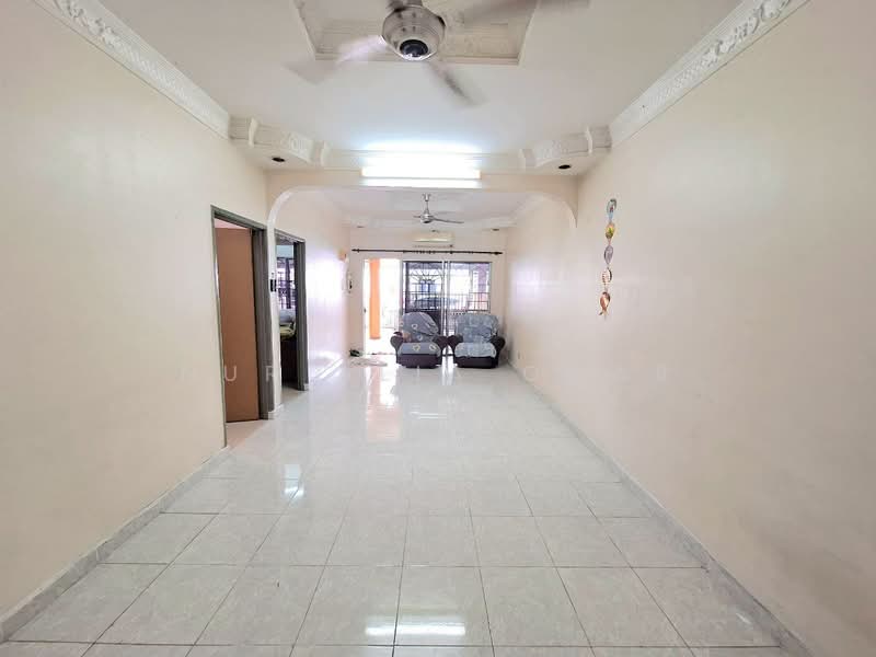 Rumah Teres 1 Tingkat untuk Dijual di Klang (Selangor) - Nur Alia Omar - Living Room - PropertyGuru.com.my