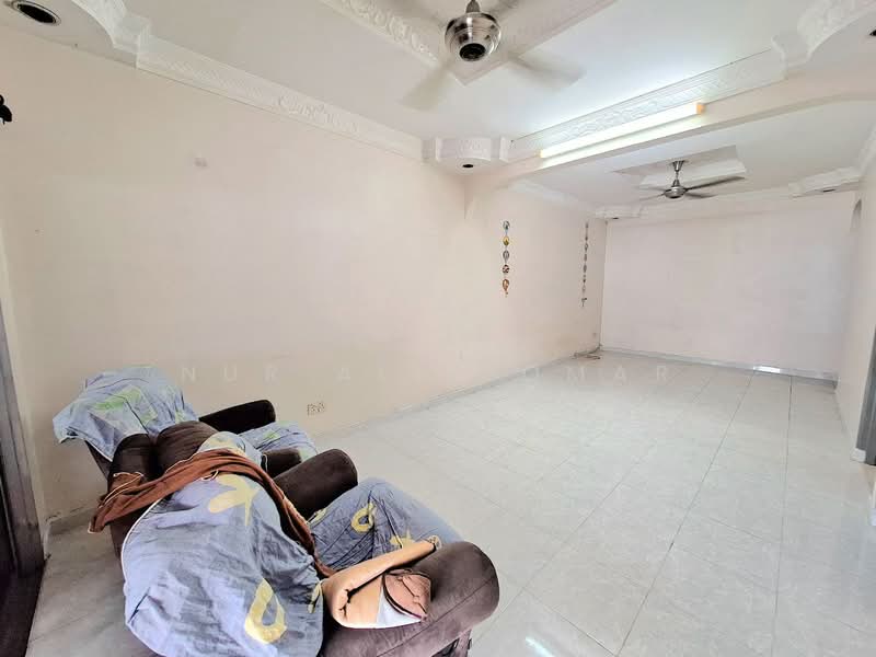 Rumah Teres 1 Tingkat untuk Dijual di Klang (Selangor) - Nur Alia Omar - Living Room - PropertyGuru.com.my