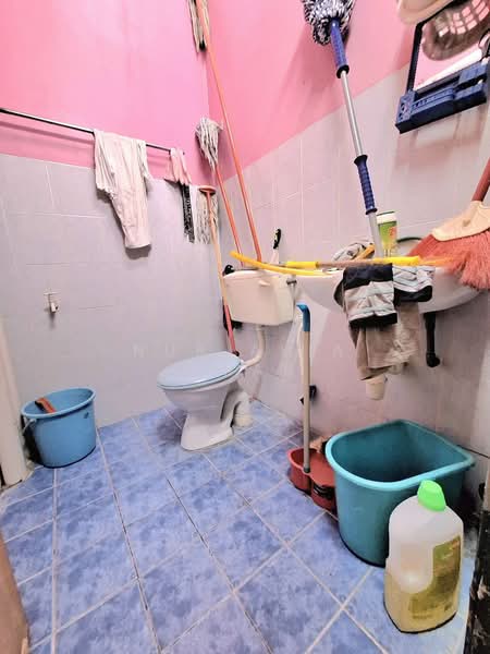 Rumah Teres 1 Tingkat untuk Dijual di Klang (Selangor) - Nur Alia Omar - Bathroom - PropertyGuru.com.my