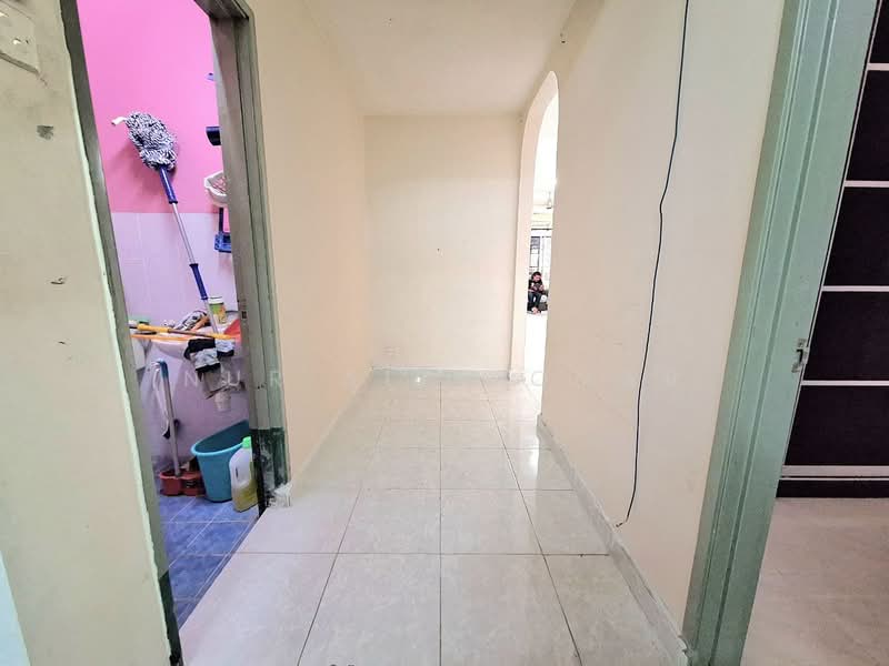 Rumah Teres 1 Tingkat untuk Dijual di Klang (Selangor) - Nur Alia Omar - Corridor - PropertyGuru.com.my
