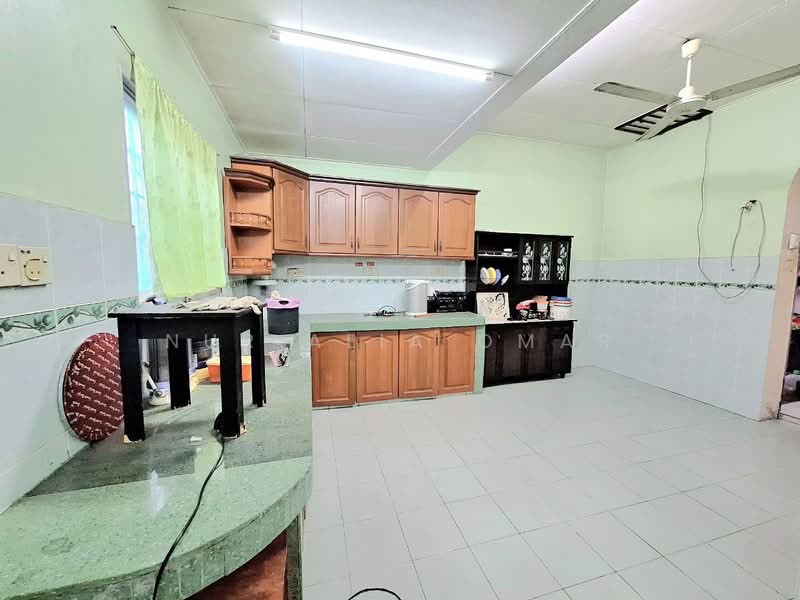 Rumah Teres 1 Tingkat untuk Dijual di Klang (Selangor) - Nur Alia Omar - Kitchen - PropertyGuru.com.my