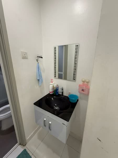 Kondominium untuk Disewa di The Golden Triangle Condominium - Lim Keh Sin - Bathroom - PropertyGuru.com.my