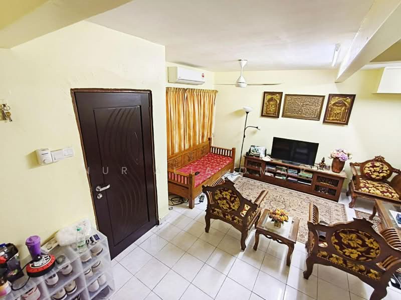 2-storey Terraced House for Sale in Klang (Selangor) - Nur Alia Omar - Living Room - PropertyGuru.com.my