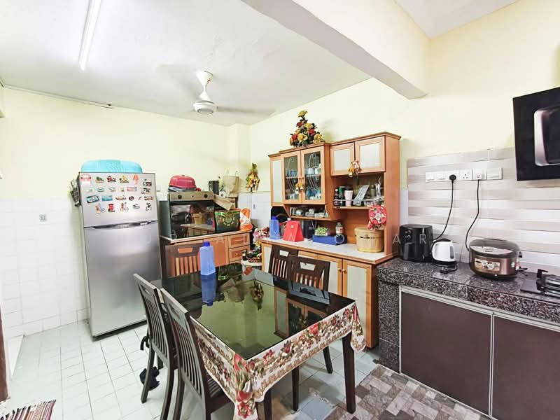 2-storey Terraced House for Sale in Klang (Selangor) - Nur Alia Omar - Kitchen - PropertyGuru.com.my