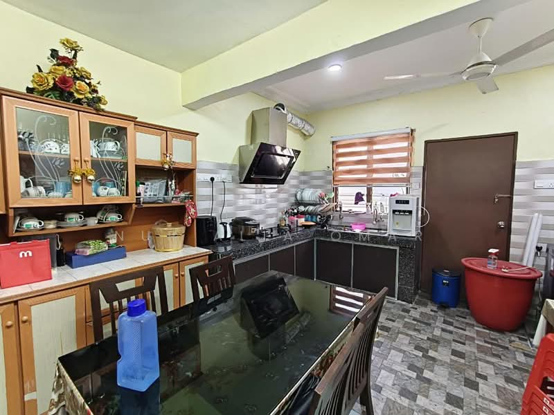 2-storey Terraced House for Sale in Klang (Selangor) - Nur Alia Omar - Kitchen - PropertyGuru.com.my