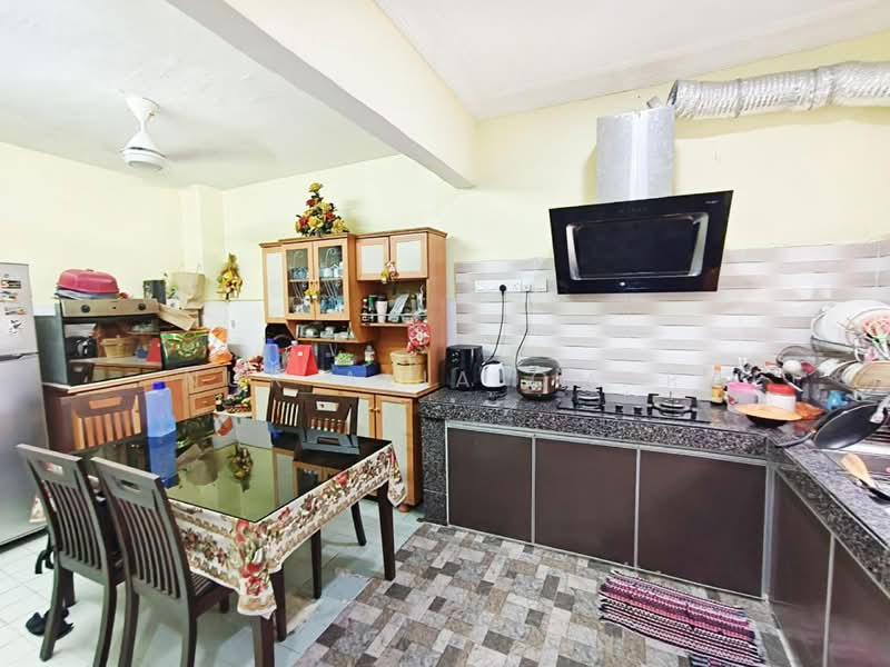 2-storey Terraced House for Sale in Klang (Selangor) - Nur Alia Omar - Kitchen - PropertyGuru.com.my