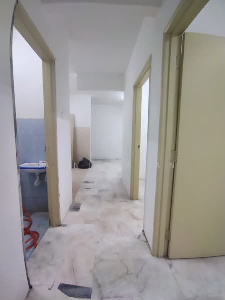 Apartment for Sale at Residensi Warnasari 3 - Amni Manan - PropertyGuru.com.my