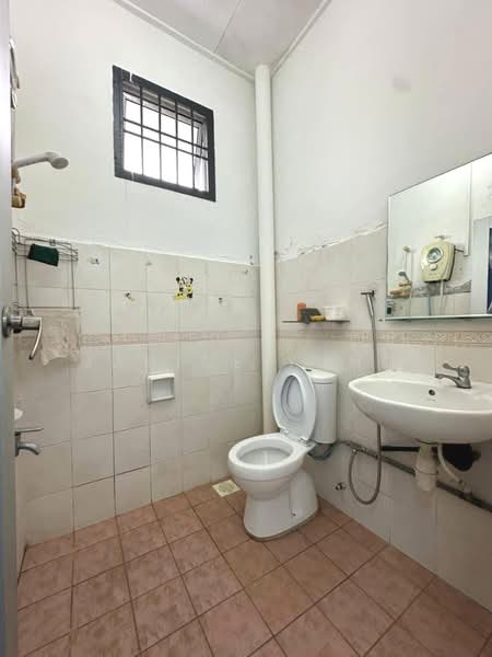 2-storey Terraced House for Sale in Bandar Seri Alam (Masai) - Janice Yong - Bathroom - PropertyGuru.com.my