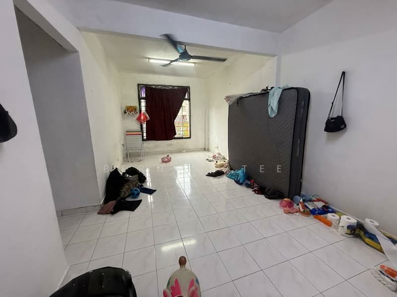 Pangsapuri untuk Dijual di Ria 2 Apartment - Bernice Tee - Living Room - PropertyGuru.com.my