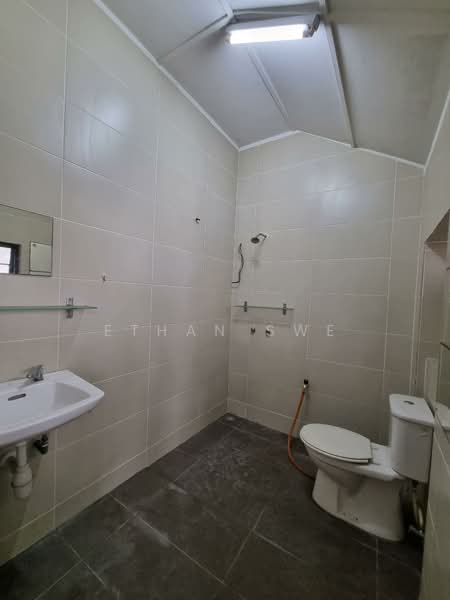 Rumah Teres 2 Tingkat untuk Dijual di Kota Damansara (Selangor) - Ethan Swe - Bathroom - PropertyGuru.com.my