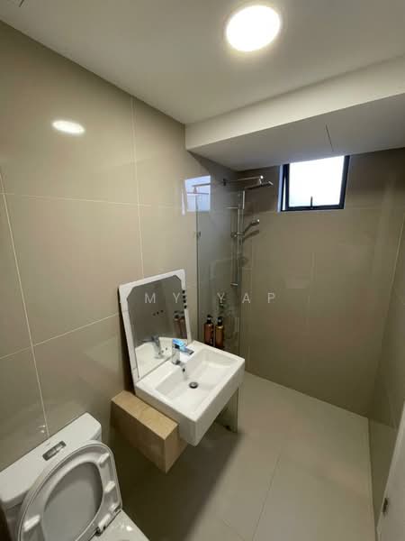 Servis Apartment untuk Disewa di United Point (Residensi Berpadu) - Amy Yap - Bathroom - PropertyGuru.com.my