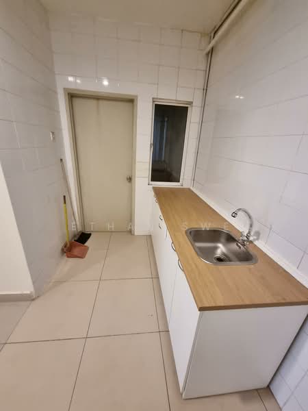 Kondominium untuk Disewa di Cova Suites - Ethan Swe - Kitchen - PropertyGuru.com.my