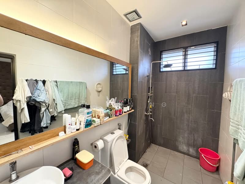 Rumah Teres 2 Tingkat untuk Dijual di Taman Kempas Indah (Tebrau) - Sharon Ng - Bathroom - PropertyGuru.com.my