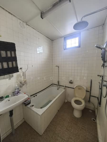 Semi-Detached House for Sale in Kuching (Sarawak) - Alfred Chua - Bathroom - PropertyGuru.com.my